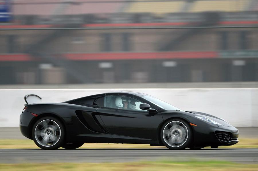  McLaren MP4-12C Spyder 2012 года  (фото 247 из 270)